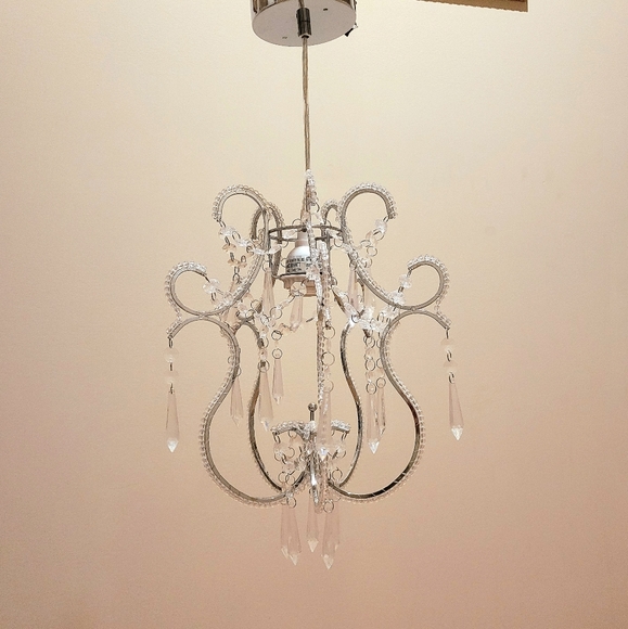 ❗️Reduced shipping❗️EUC Crystal bead drops one light chandelier - Picture 1 of 4